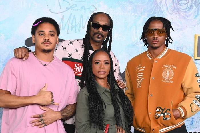 Snoop Dogg Family Small